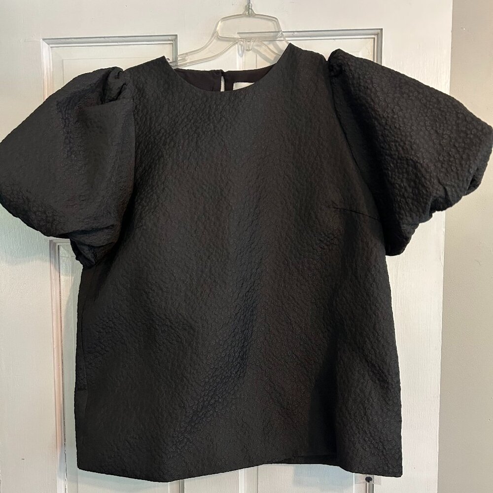 TUCKERNUCK POMANDER PLACE Black on Black Puffy Sleeve Top - NWT